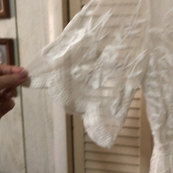 White elegant lace Romper Brand Honey Punch - Picture 2 of 4